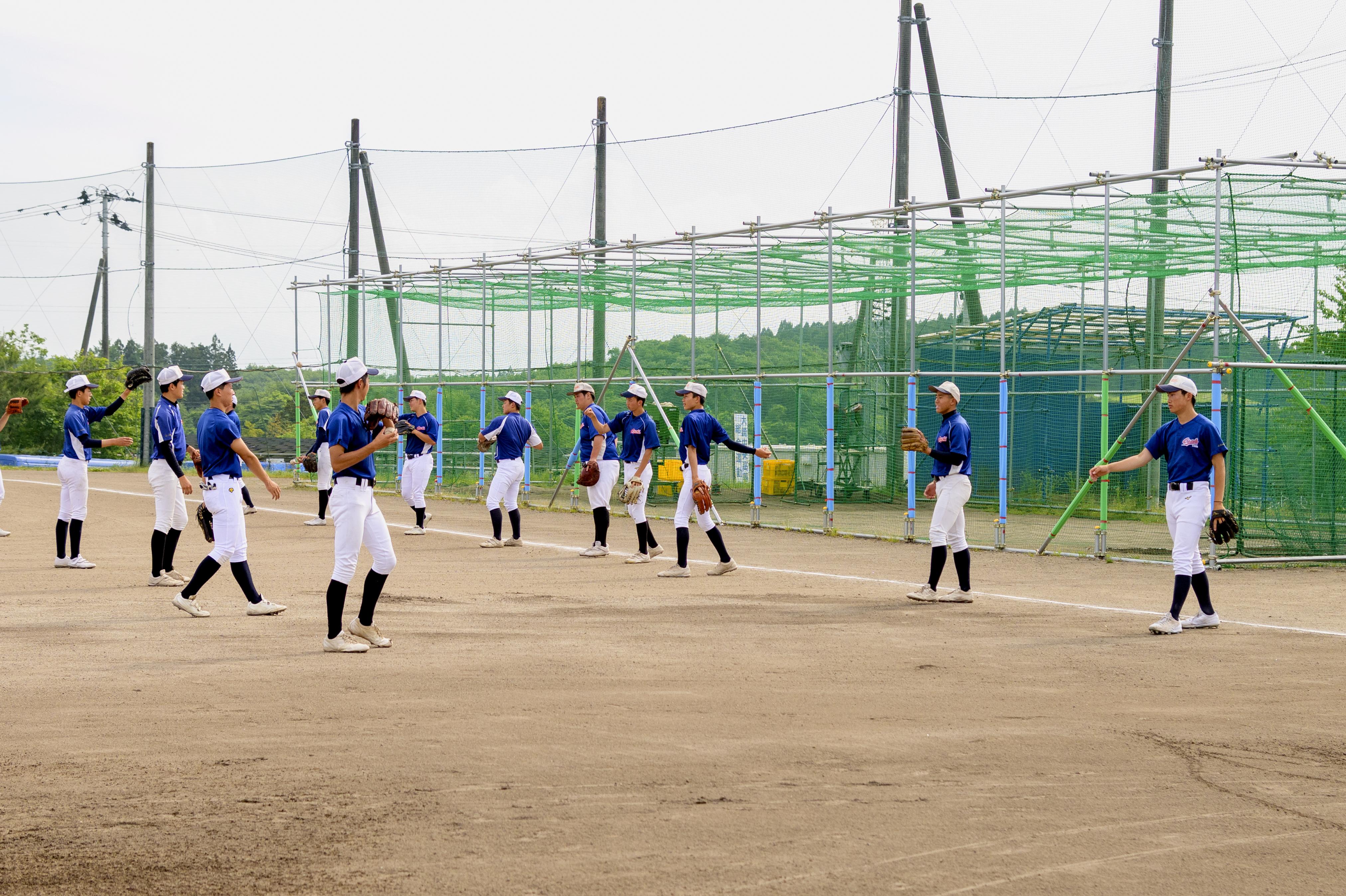 両翼92m、センター110mの専用グラウンド。内野照明付き。両サイドのファールゾーンには縦30m、横10mの鳥かごもあり、実戦中にも打撃・守備練習が可能。